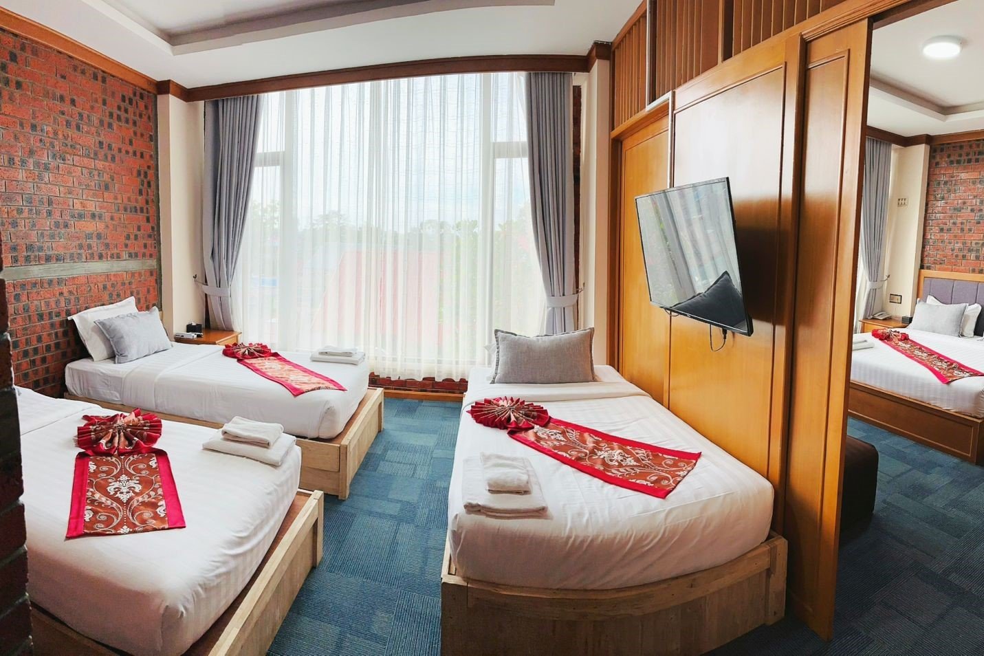 Suite Family Room (5pax)